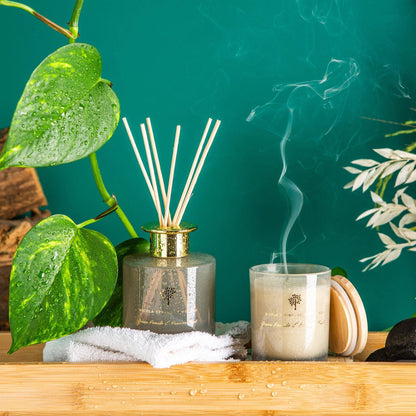 130g Green Pomelo & Passion Fruit Wax  Candle Nicola Spring