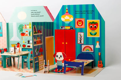 Fold Out & Play Dolls House Book