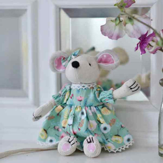 Mouse With Country Garden Dress