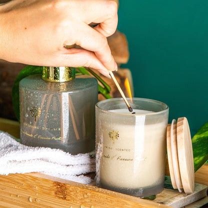 130g Green Pomelo & Passion Fruit Wax  Candle Nicola Spring