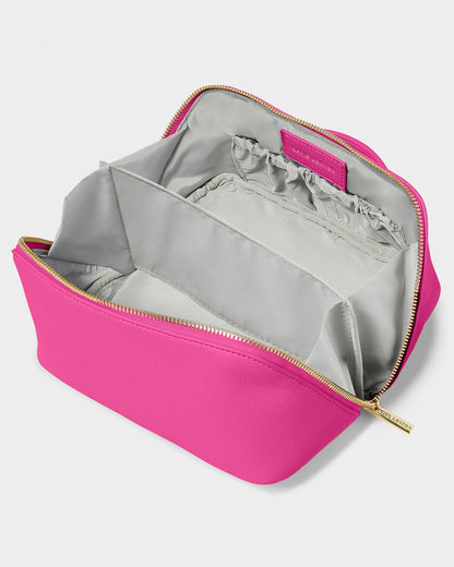 Medmium Make up/wash Bag - Magenta