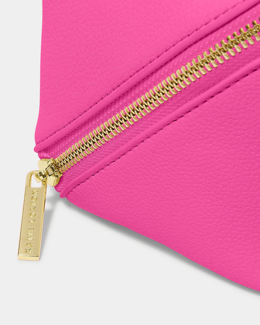 Medmium Make up/wash Bag - Magenta